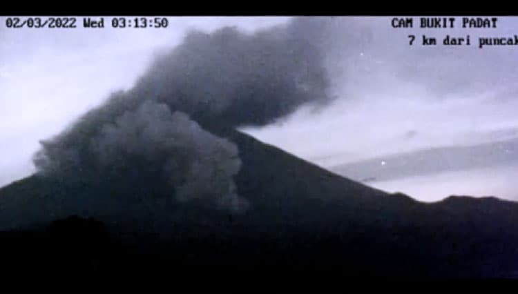 Gunung Semeru Kembali Erupsi Dua Kali