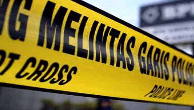 Sopir Diduga Mengantuk, Avanza Oleng Tabrak Pagar Rumah Warga